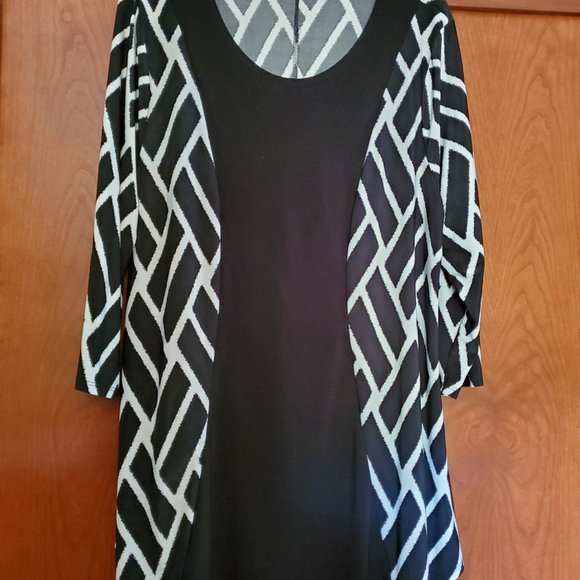 Black & White Tunic XL - Picture 3 of 4